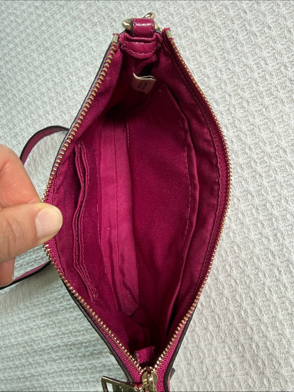 Coach Quinn crossbody in raspberry pink with gold hardware pebbled leather small - Picture 7 of 11
